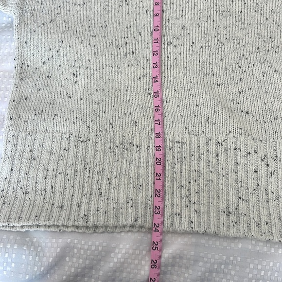 Ann Taylor long sleeve stretchy sweater - Picture 10 of 13